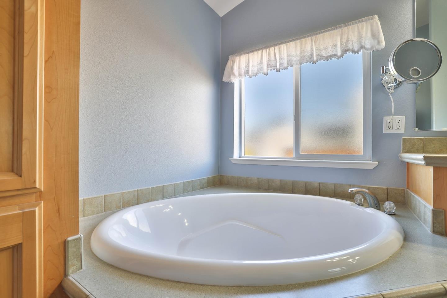 Detail Gallery Image 15 of 35 For 42 Dewey #42,  Morgan Hill,  CA 95037 - 3 Beds | 2 Baths
