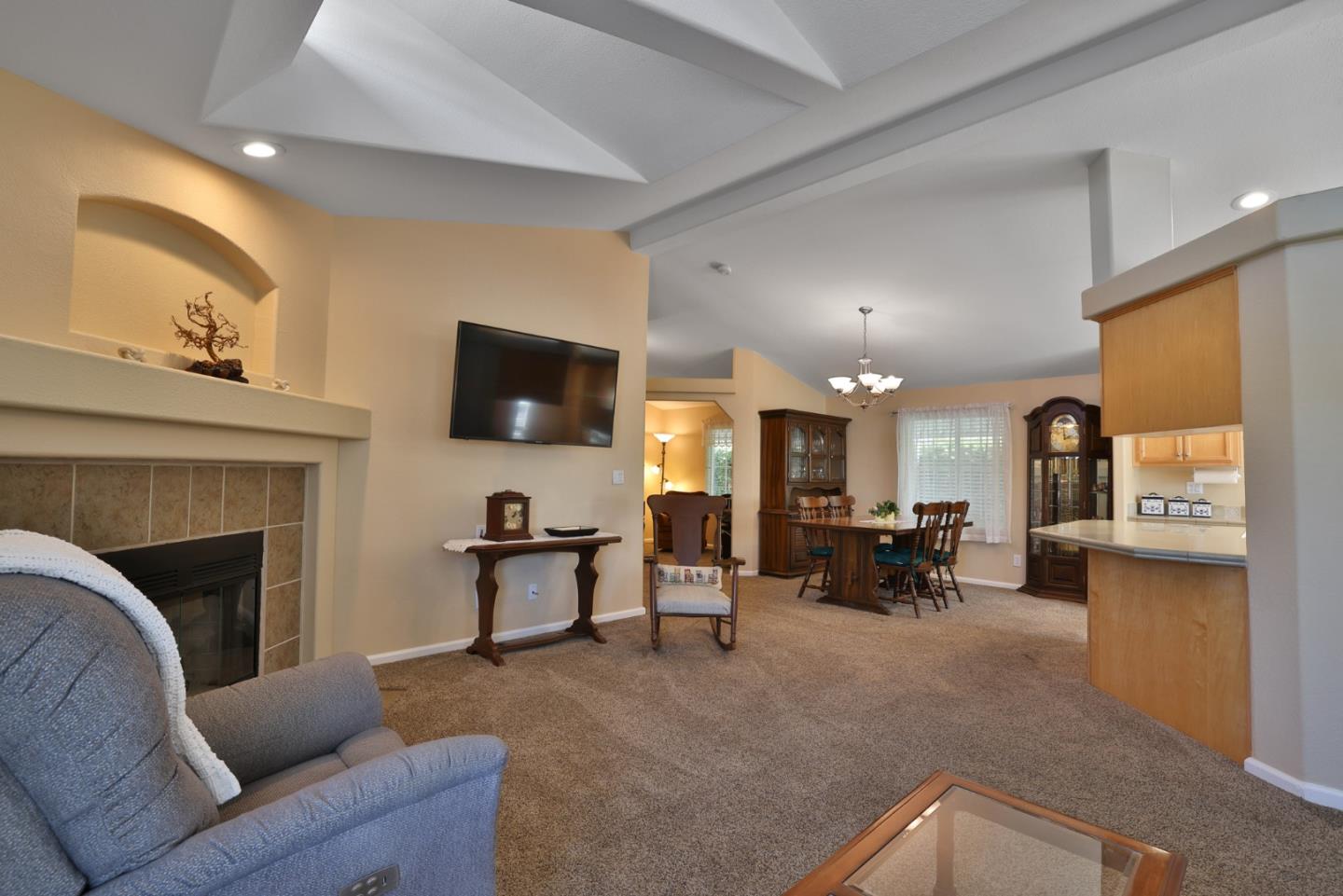 Detail Gallery Image 5 of 35 For 42 Dewey #42,  Morgan Hill,  CA 95037 - 3 Beds | 2 Baths