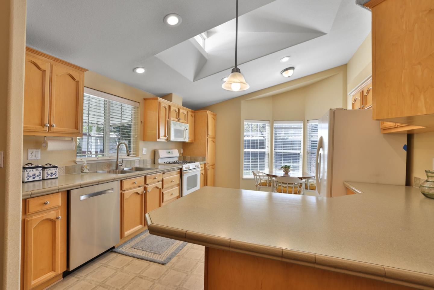 Detail Gallery Image 6 of 35 For 42 Dewey #42,  Morgan Hill,  CA 95037 - 3 Beds | 2 Baths