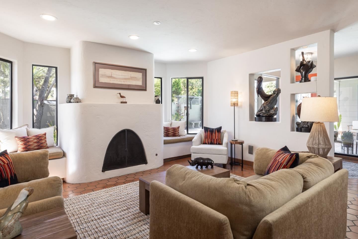 Detail Gallery Image 10 of 55 For 301 Euclid Ave, Monterey,  CA 93940 - 6 Beds | 4 Baths