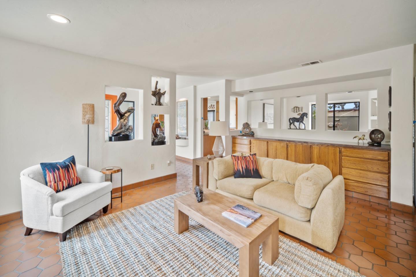 Detail Gallery Image 11 of 55 For 301 Euclid Ave, Monterey,  CA 93940 - 6 Beds | 4 Baths