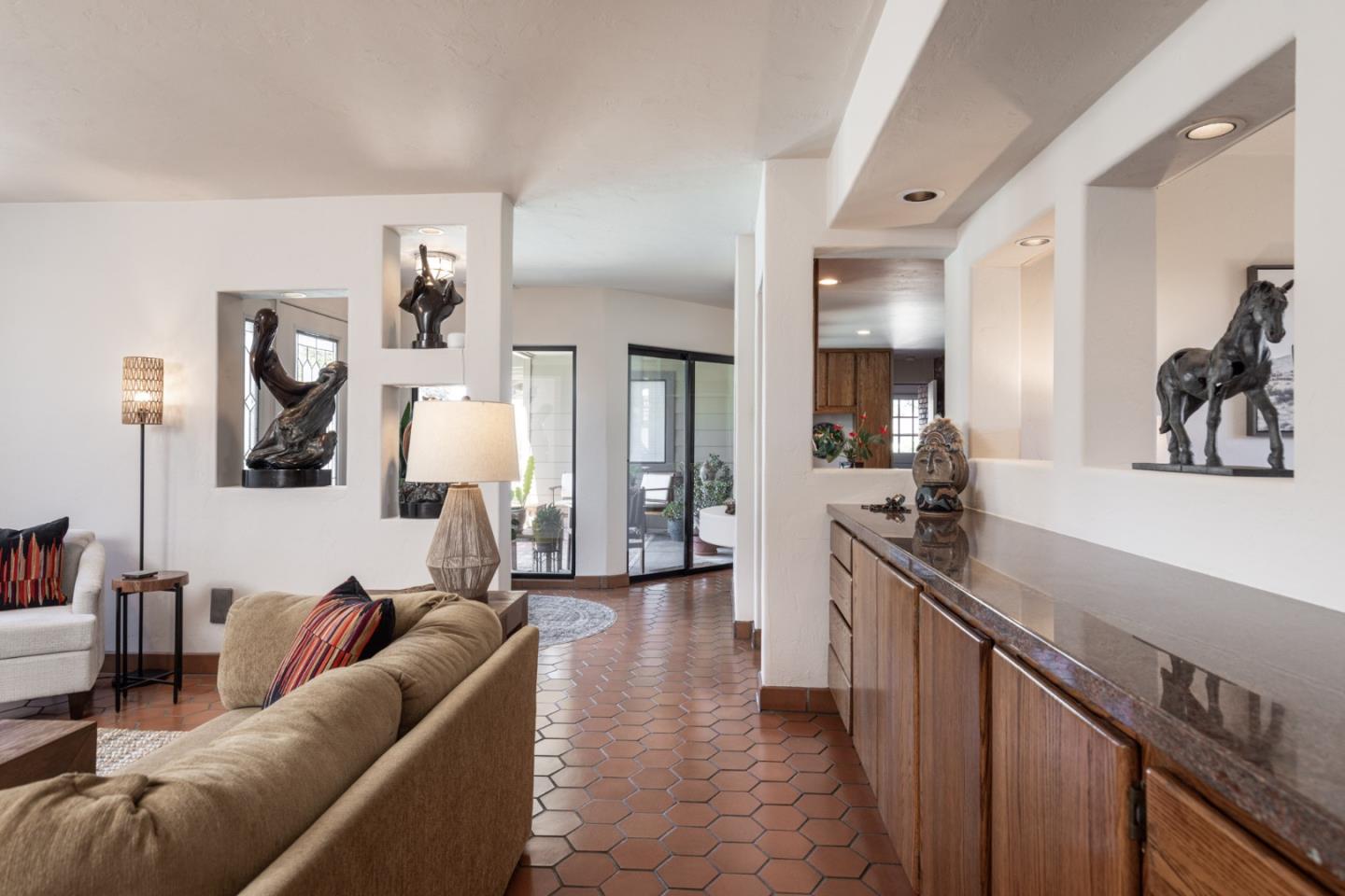 Detail Gallery Image 12 of 55 For 301 Euclid Ave, Monterey,  CA 93940 - 6 Beds | 4 Baths