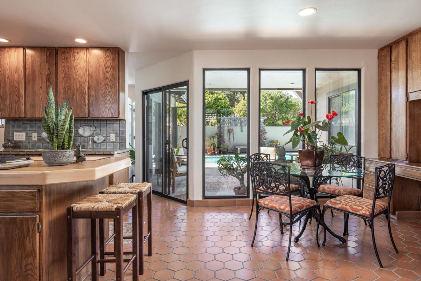 Detail Gallery Image 15 of 55 For 301 Euclid Ave, Monterey,  CA 93940 - 6 Beds | 4 Baths