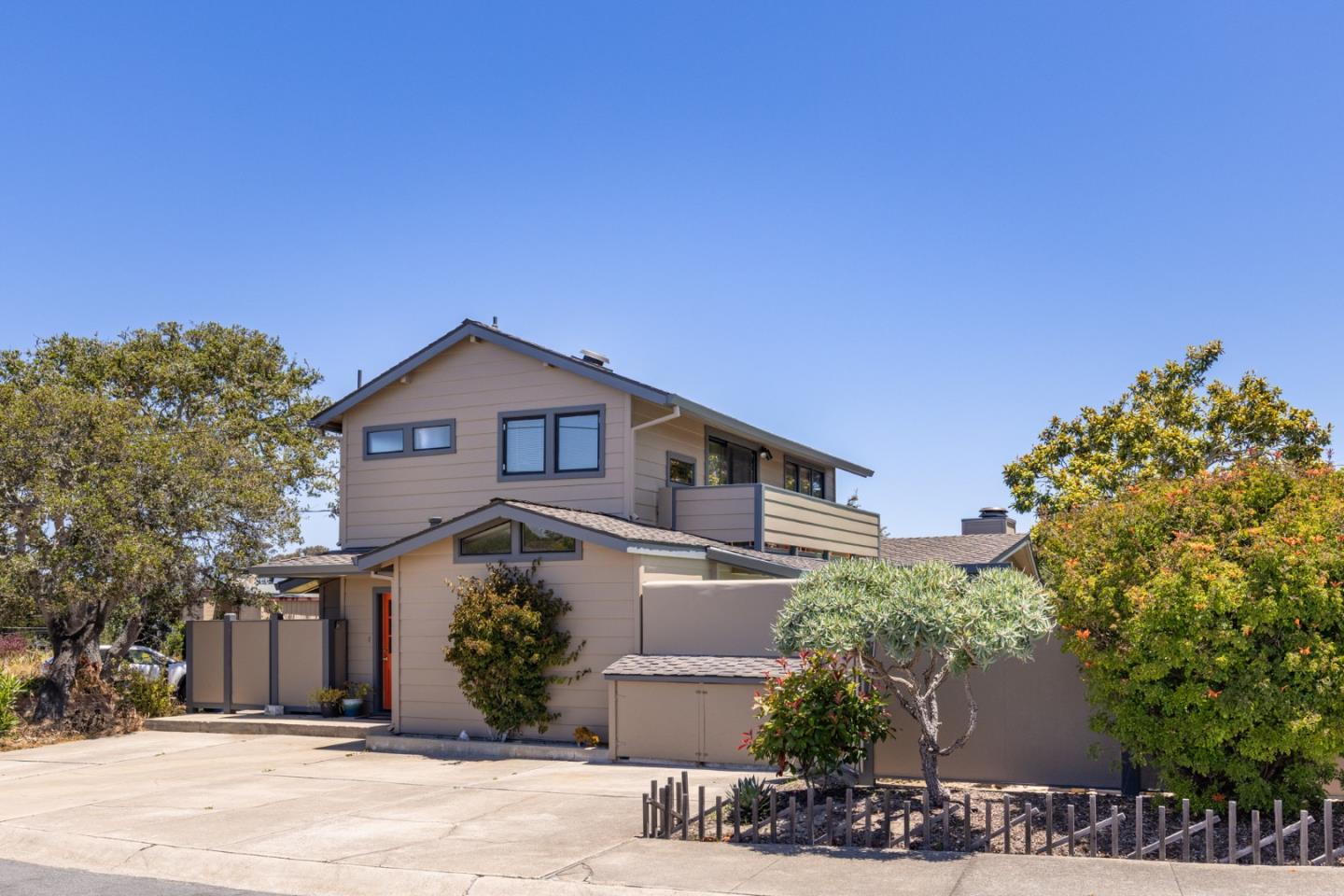Detail Gallery Image 31 of 55 For 301 Euclid Ave, Monterey,  CA 93940 - 6 Beds | 4 Baths