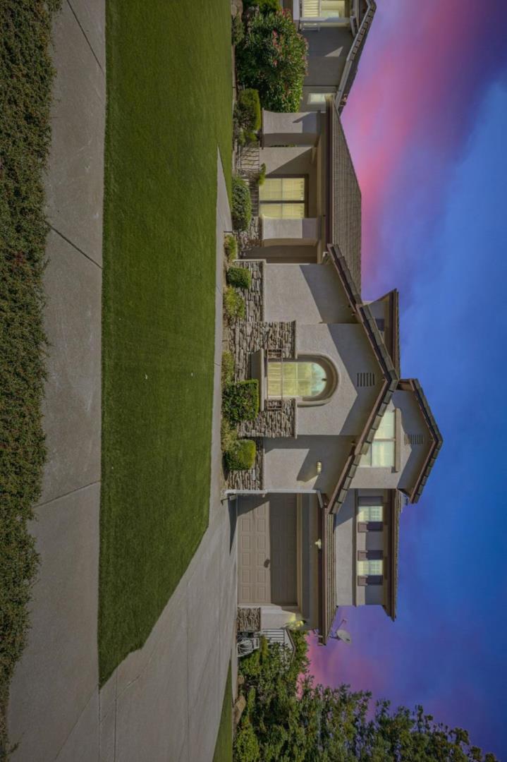 Detail Gallery Image 1 of 1 For 28835 Bay Heights Rd, Hayward,  CA 94542 - 5 Beds | 3 Baths