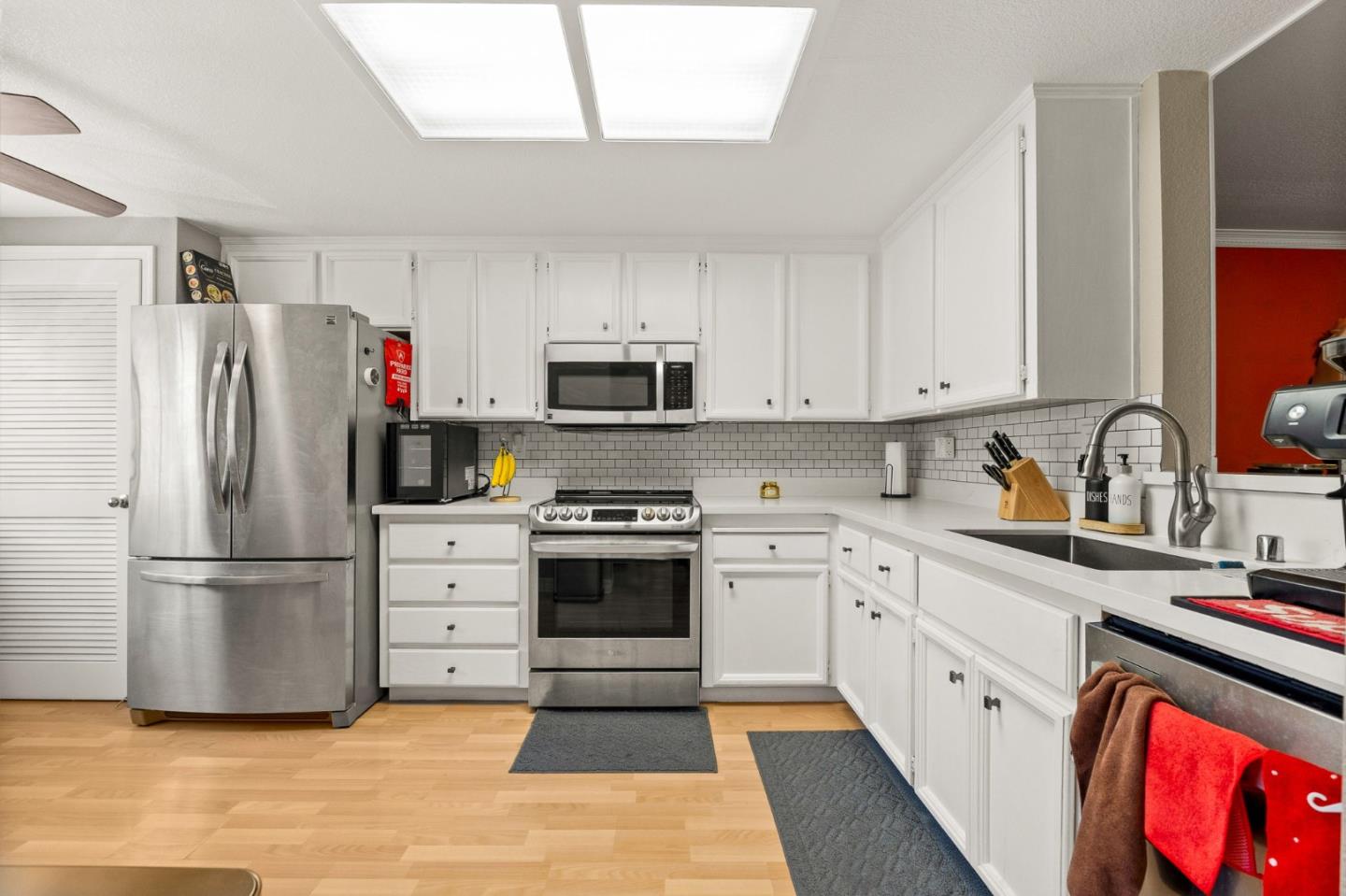 Detail Gallery Image 10 of 33 For 24632 Diamond Ridge Dr, Hayward,  CA 94544 - 2 Beds | 2/1 Baths
