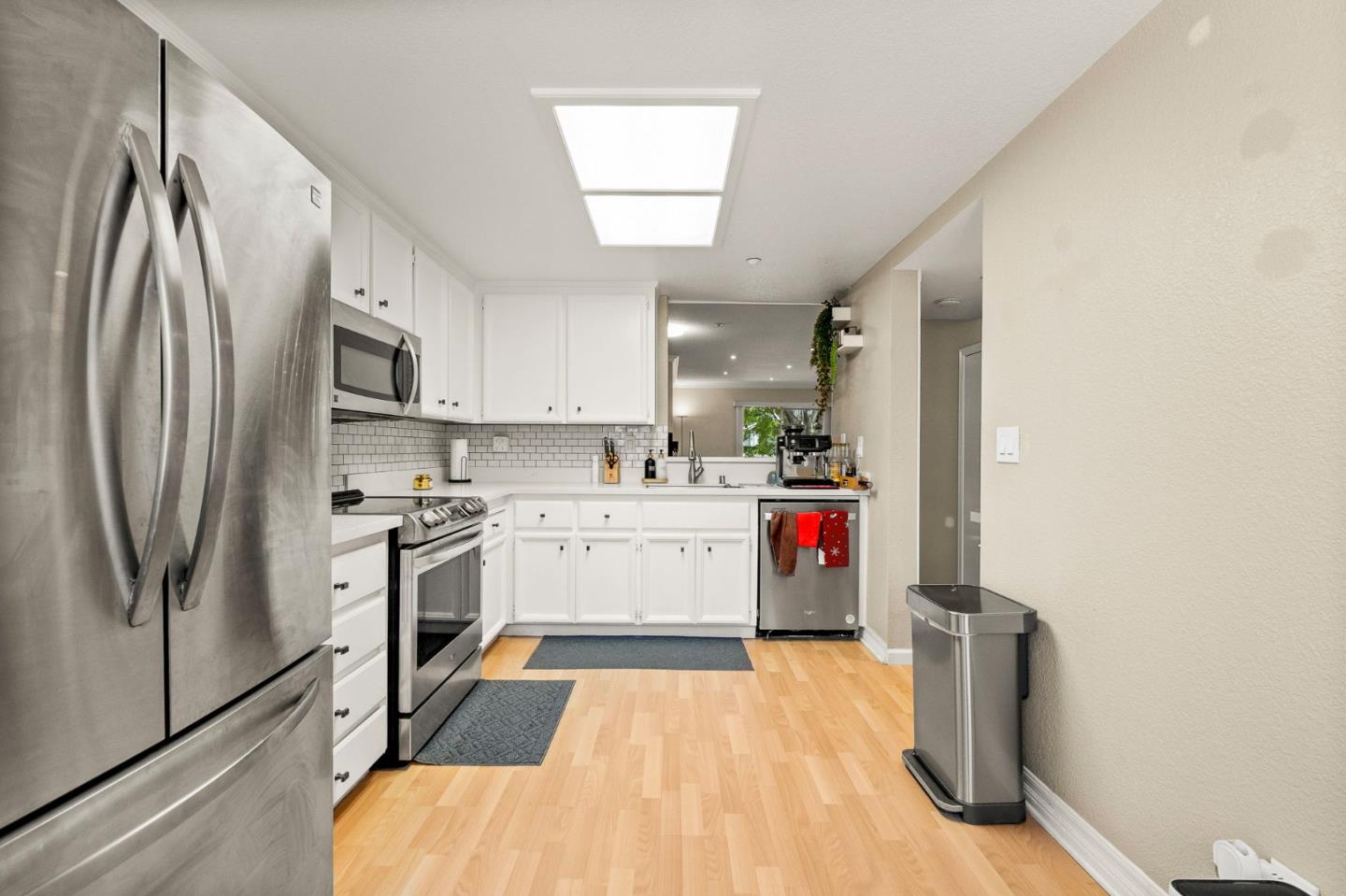 Detail Gallery Image 12 of 33 For 24632 Diamond Ridge Dr, Hayward,  CA 94544 - 2 Beds | 2/1 Baths