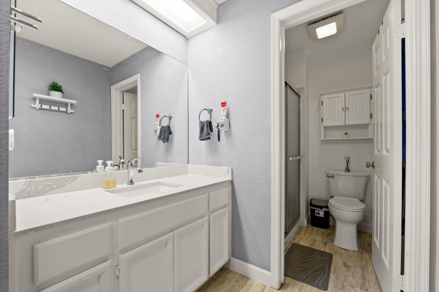 Detail Gallery Image 18 of 33 For 24632 Diamond Ridge Dr, Hayward,  CA 94544 - 2 Beds | 2/1 Baths