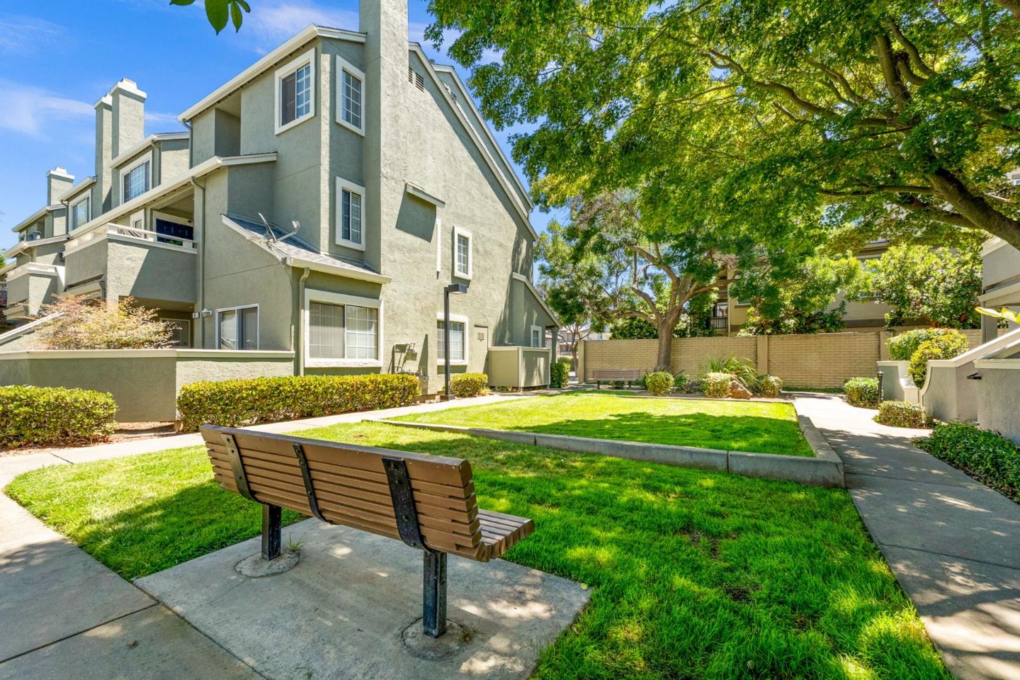 Detail Gallery Image 25 of 33 For 24632 Diamond Ridge Dr, Hayward,  CA 94544 - 2 Beds | 2/1 Baths