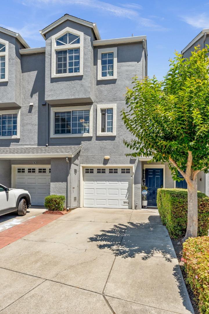 Detail Gallery Image 3 of 33 For 24632 Diamond Ridge Dr, Hayward,  CA 94544 - 2 Beds | 2/1 Baths