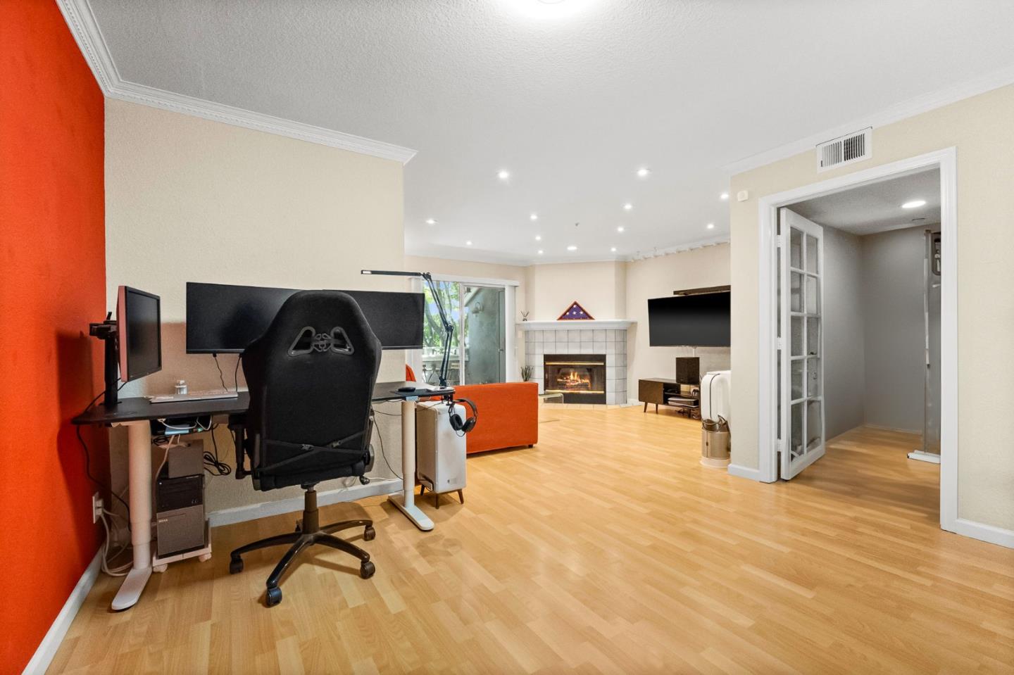 Detail Gallery Image 8 of 33 For 24632 Diamond Ridge Dr, Hayward,  CA 94544 - 2 Beds | 2/1 Baths