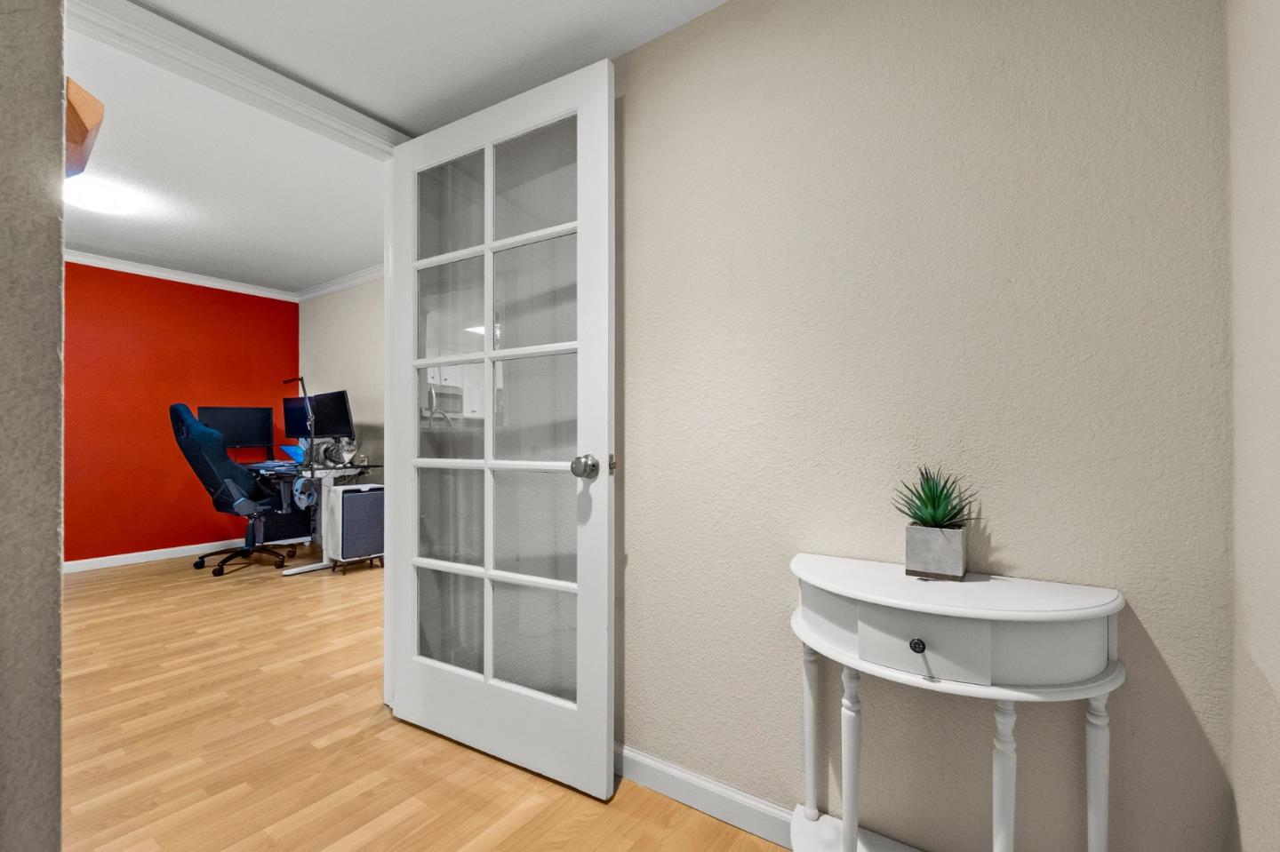 Detail Gallery Image 9 of 33 For 24632 Diamond Ridge Dr, Hayward,  CA 94544 - 2 Beds | 2/1 Baths