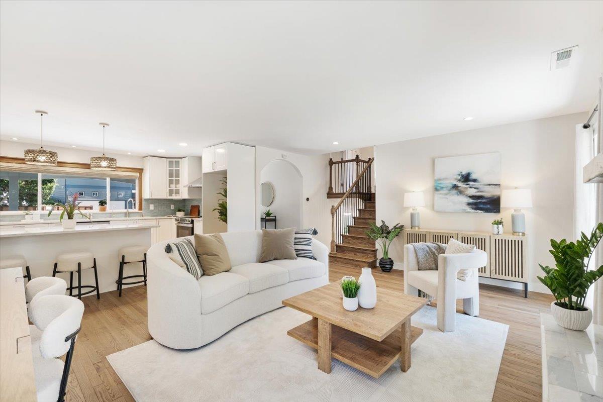 Detail Gallery Image 10 of 52 For 806 Clubhouse Dr, Aptos,  CA 95003 - 4 Beds | 3 Baths