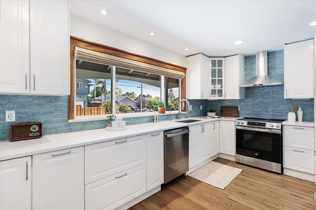 Detail Gallery Image 13 of 52 For 806 Clubhouse Dr, Aptos,  CA 95003 - 4 Beds | 3 Baths