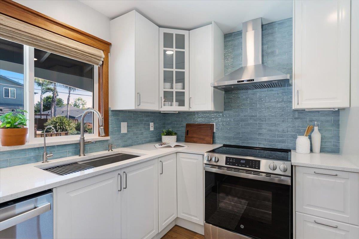 Detail Gallery Image 14 of 52 For 806 Clubhouse Dr, Aptos,  CA 95003 - 4 Beds | 3 Baths