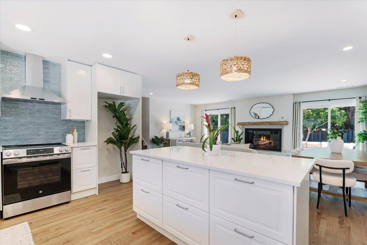 Detail Gallery Image 15 of 52 For 806 Clubhouse Dr, Aptos,  CA 95003 - 4 Beds | 3 Baths