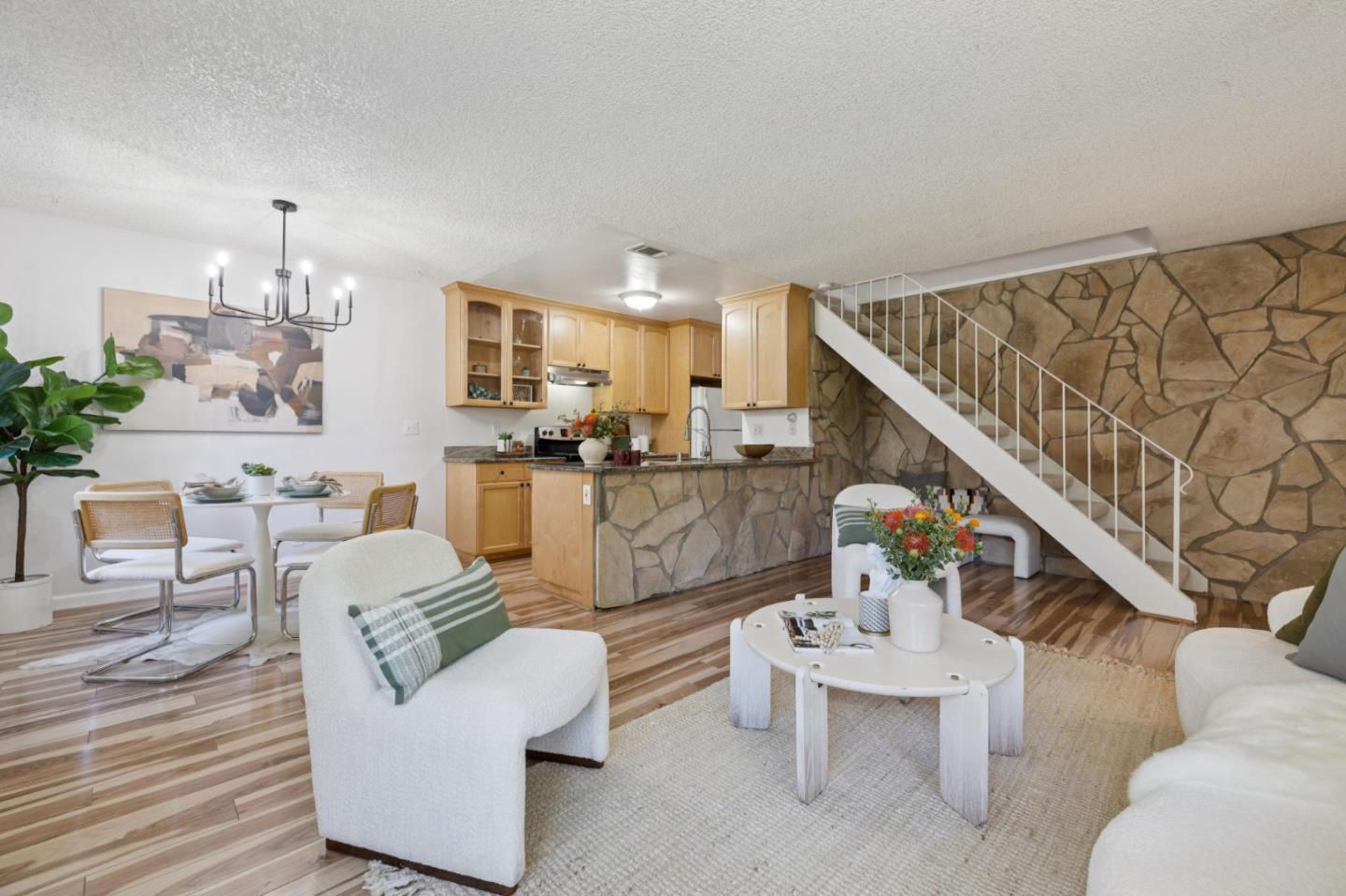 Detail Gallery Image 3 of 18 For 390 N 1st St #2,  Campbell,  CA 95008 - 2 Beds | 1 Baths