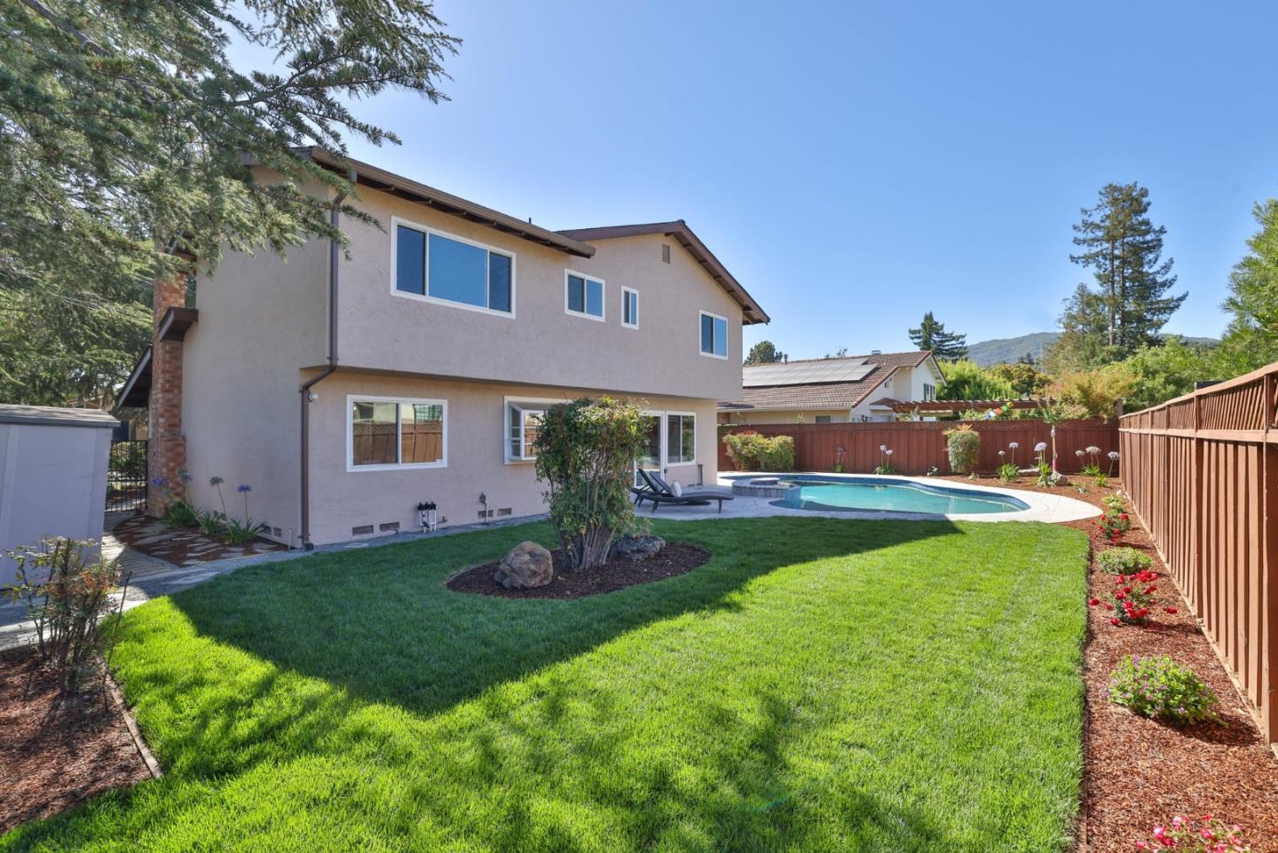 Detail Gallery Image 13 of 16 For 101 Ross Creek Ct, Los Gatos,  CA 95032 - 4 Beds | 2/1 Baths