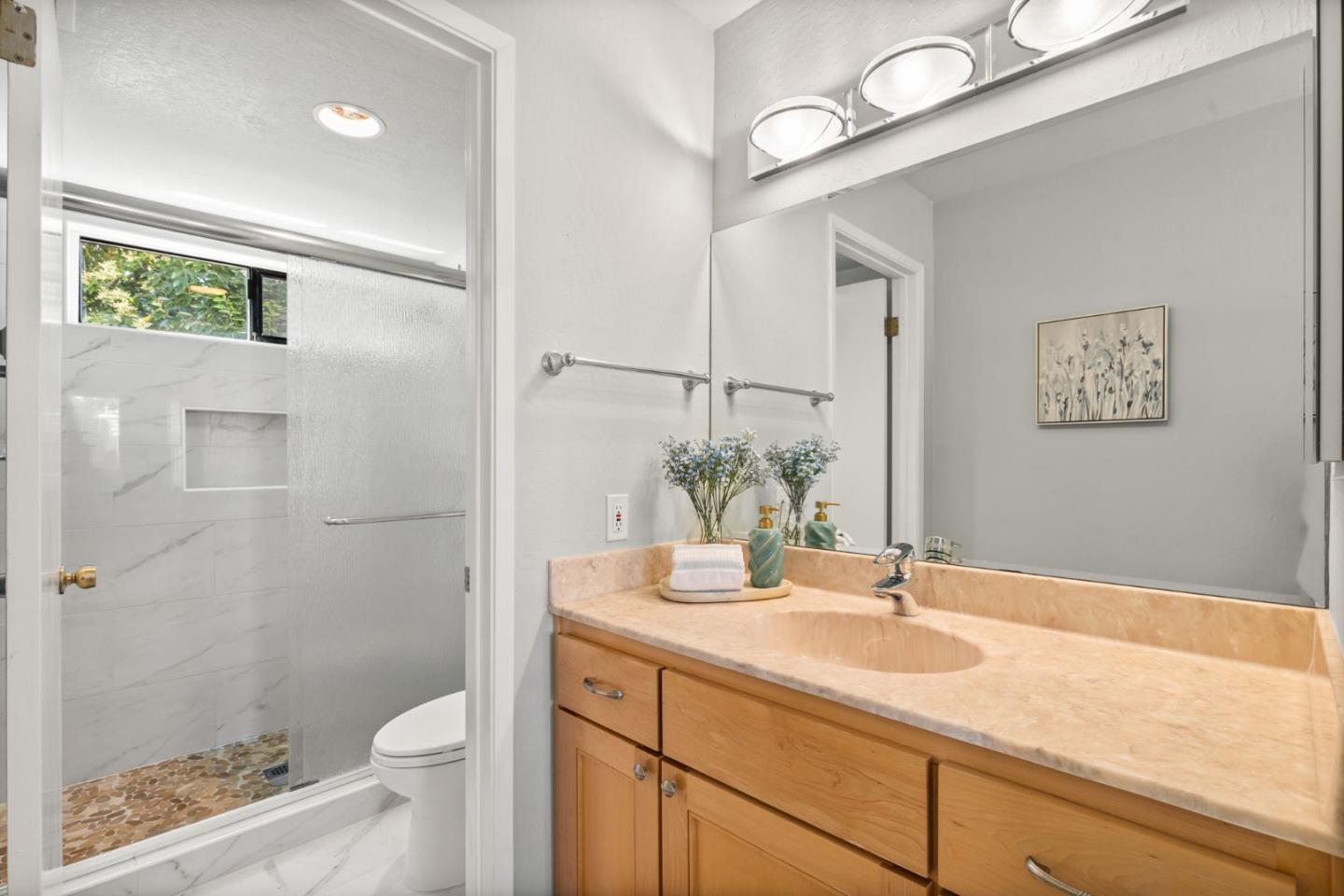 Detail Gallery Image 22 of 29 For 1993 Plymouth St #11,  Mountain View,  CA 94043 - 3 Beds | 2/1 Baths