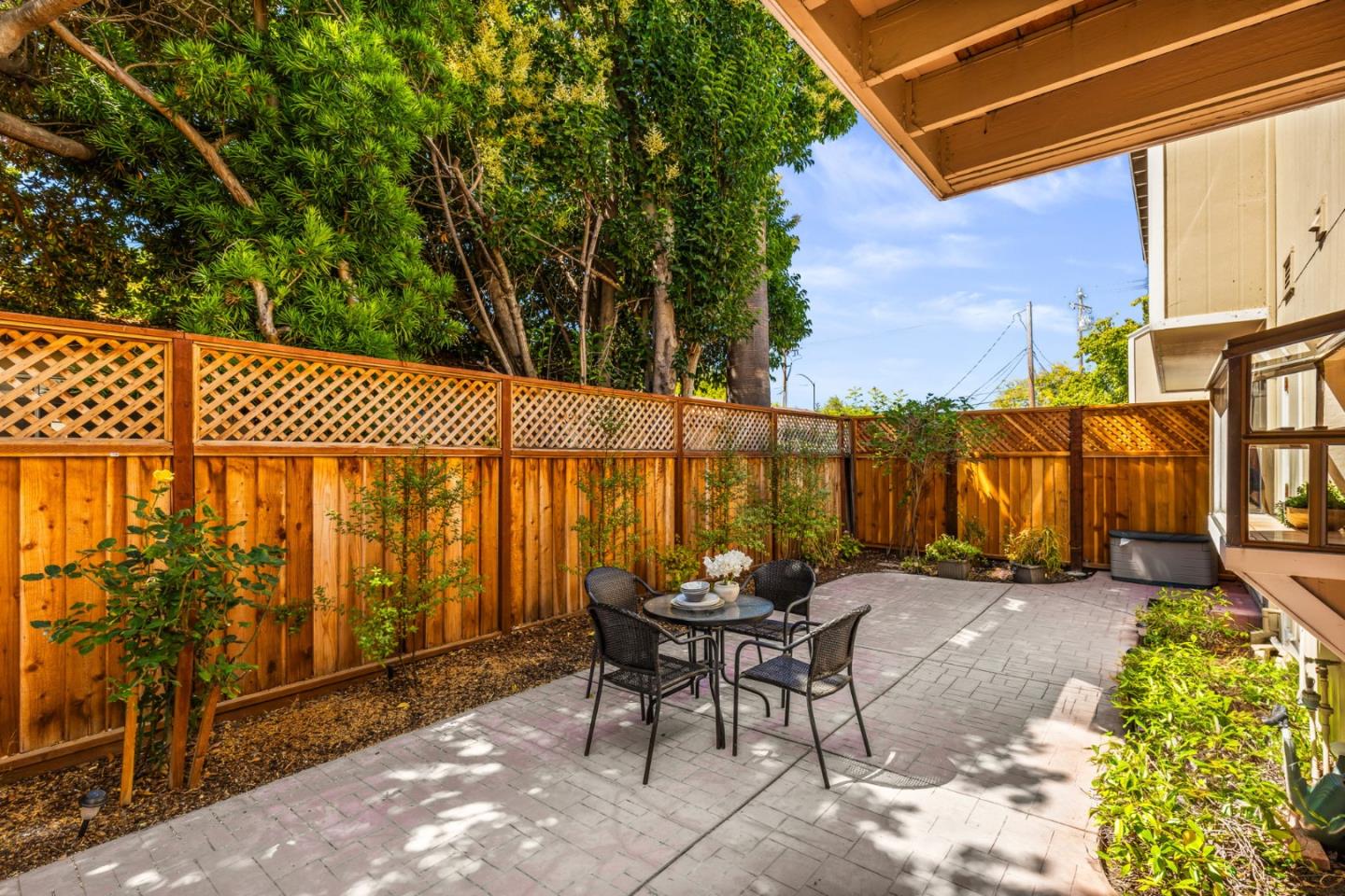 Detail Gallery Image 24 of 29 For 1993 Plymouth St #11,  Mountain View,  CA 94043 - 3 Beds | 2/1 Baths
