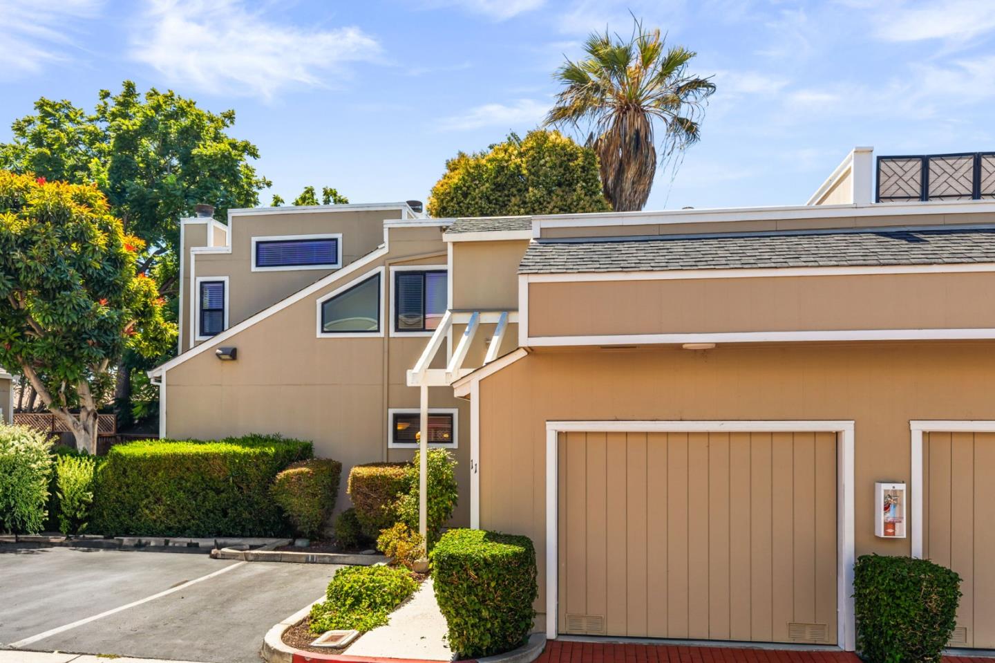 Detail Gallery Image 28 of 29 For 1993 Plymouth St #11,  Mountain View,  CA 94043 - 3 Beds | 2/1 Baths