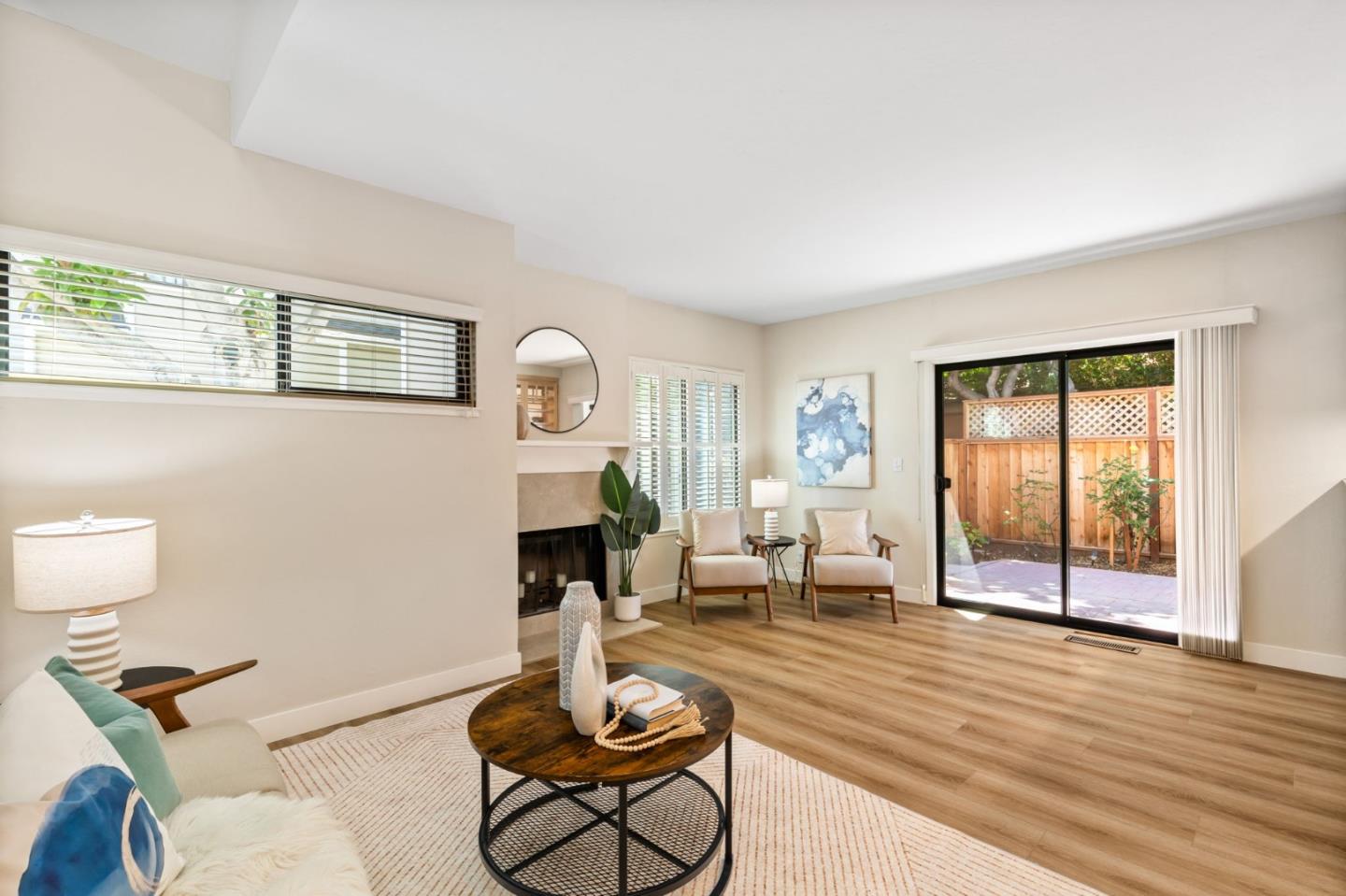 Detail Gallery Image 9 of 29 For 1993 Plymouth St #11,  Mountain View,  CA 94043 - 3 Beds | 2/1 Baths