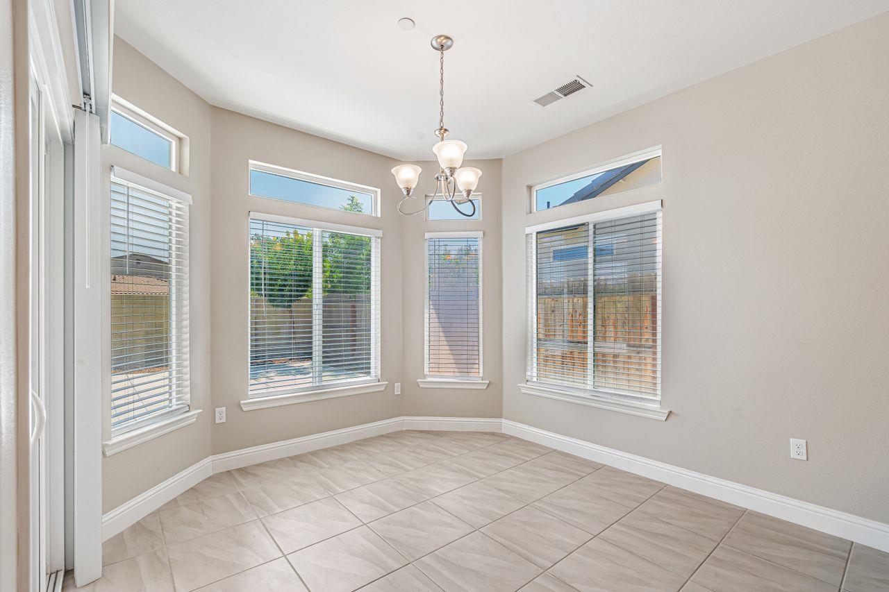 Detail Gallery Image 8 of 27 For 4372 Wickson Pl, Merced,  CA 95348 - 3 Beds | 2 Baths