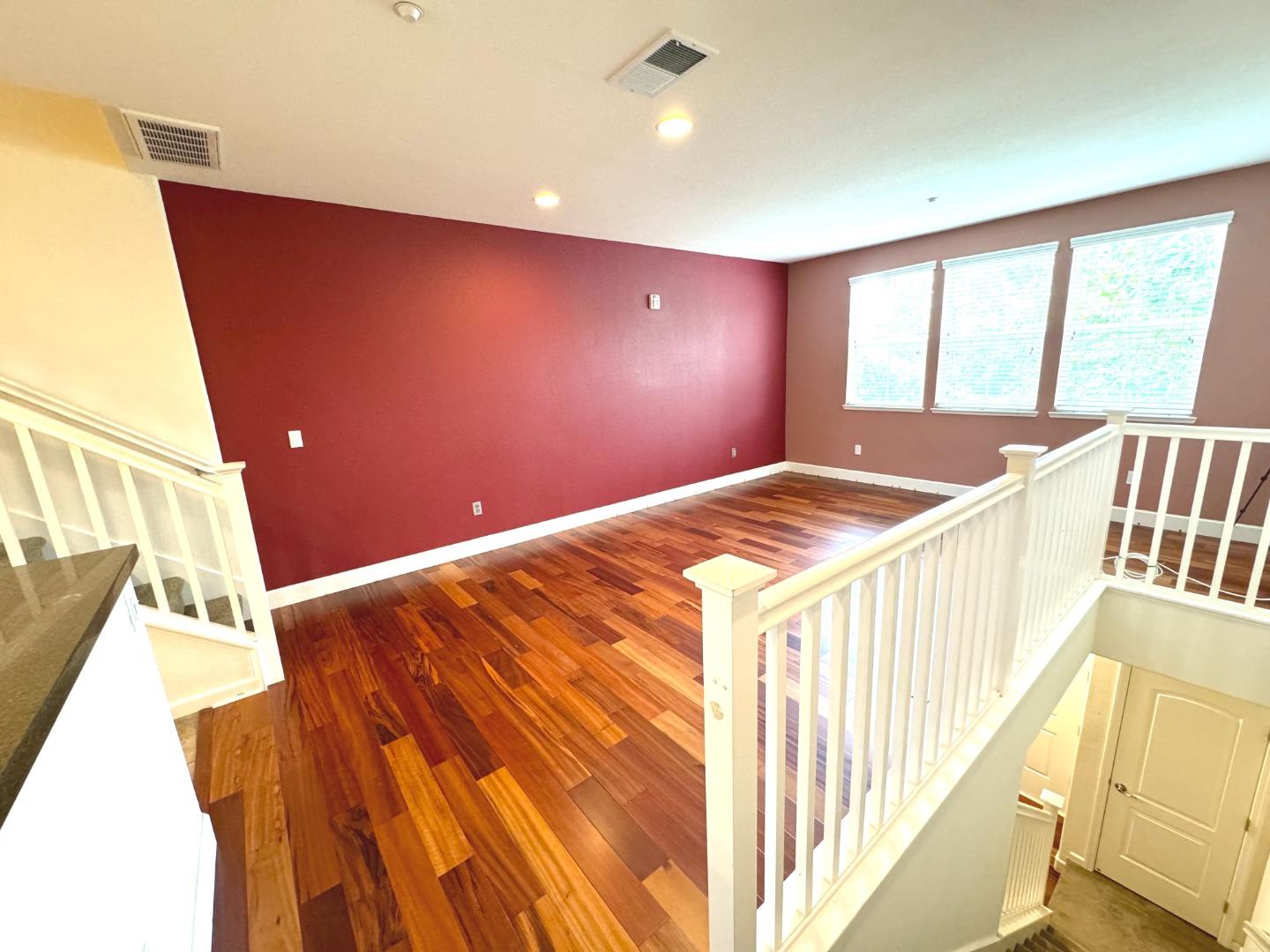 Detail Gallery Image 6 of 13 For 660 Cedarville Ln, San Jose,  CA 95133 - 3 Beds | 3/1 Baths