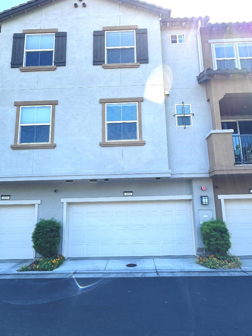 Detail Gallery Image 9 of 13 For 660 Cedarville Ln, San Jose,  CA 95133 - 3 Beds | 3/1 Baths