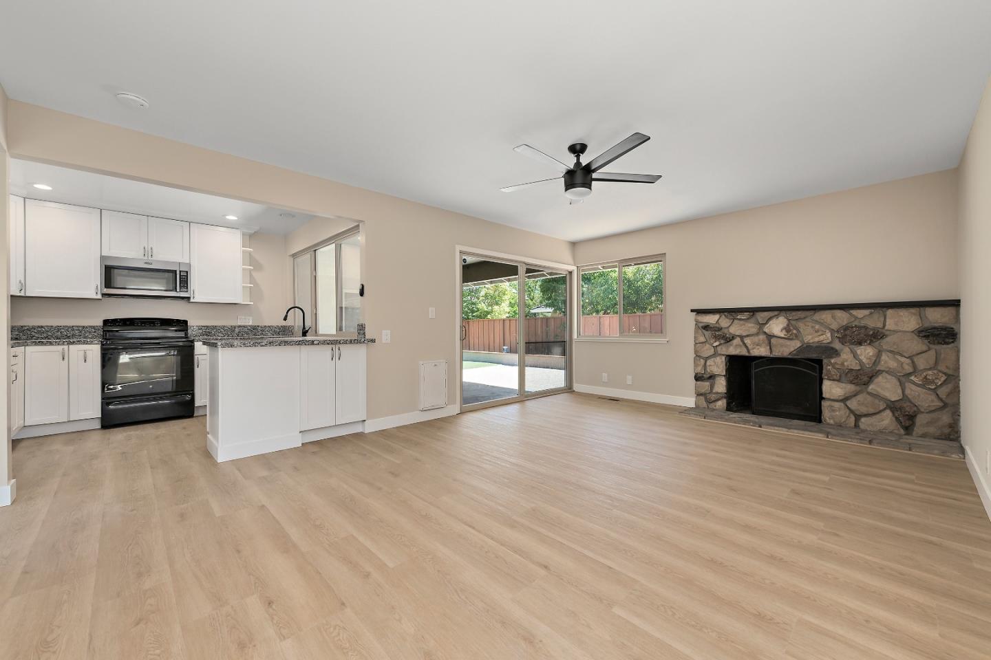 Detail Gallery Image 11 of 27 For 474 Sequoia Dr, Sunnyvale,  CA 94086 - 3 Beds | 2 Baths
