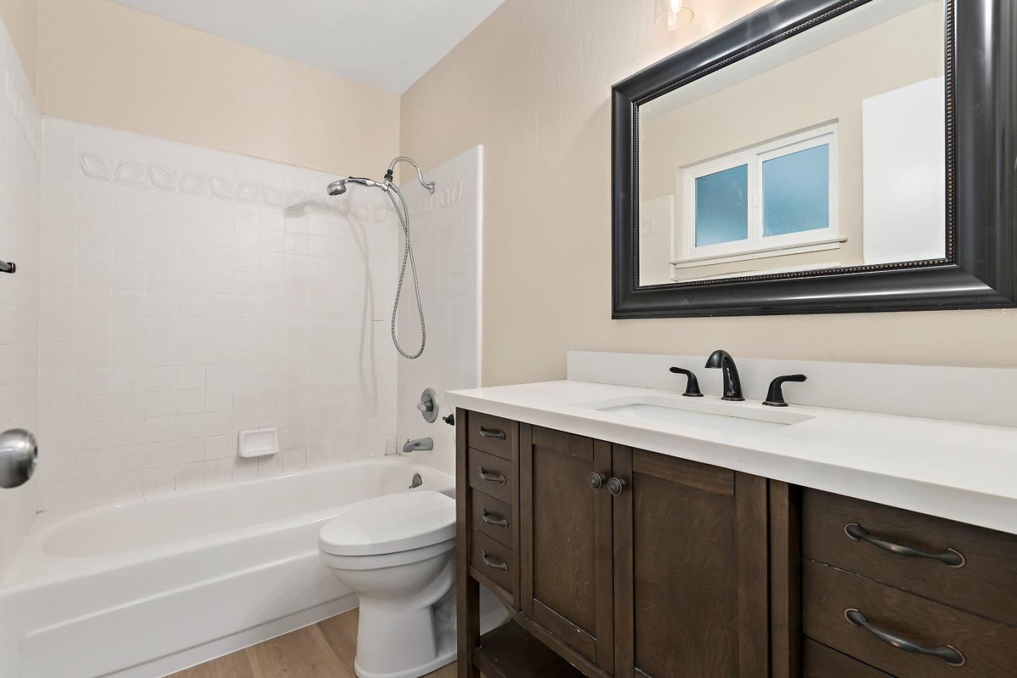 Detail Gallery Image 14 of 27 For 474 Sequoia Dr, Sunnyvale,  CA 94086 - 3 Beds | 2 Baths