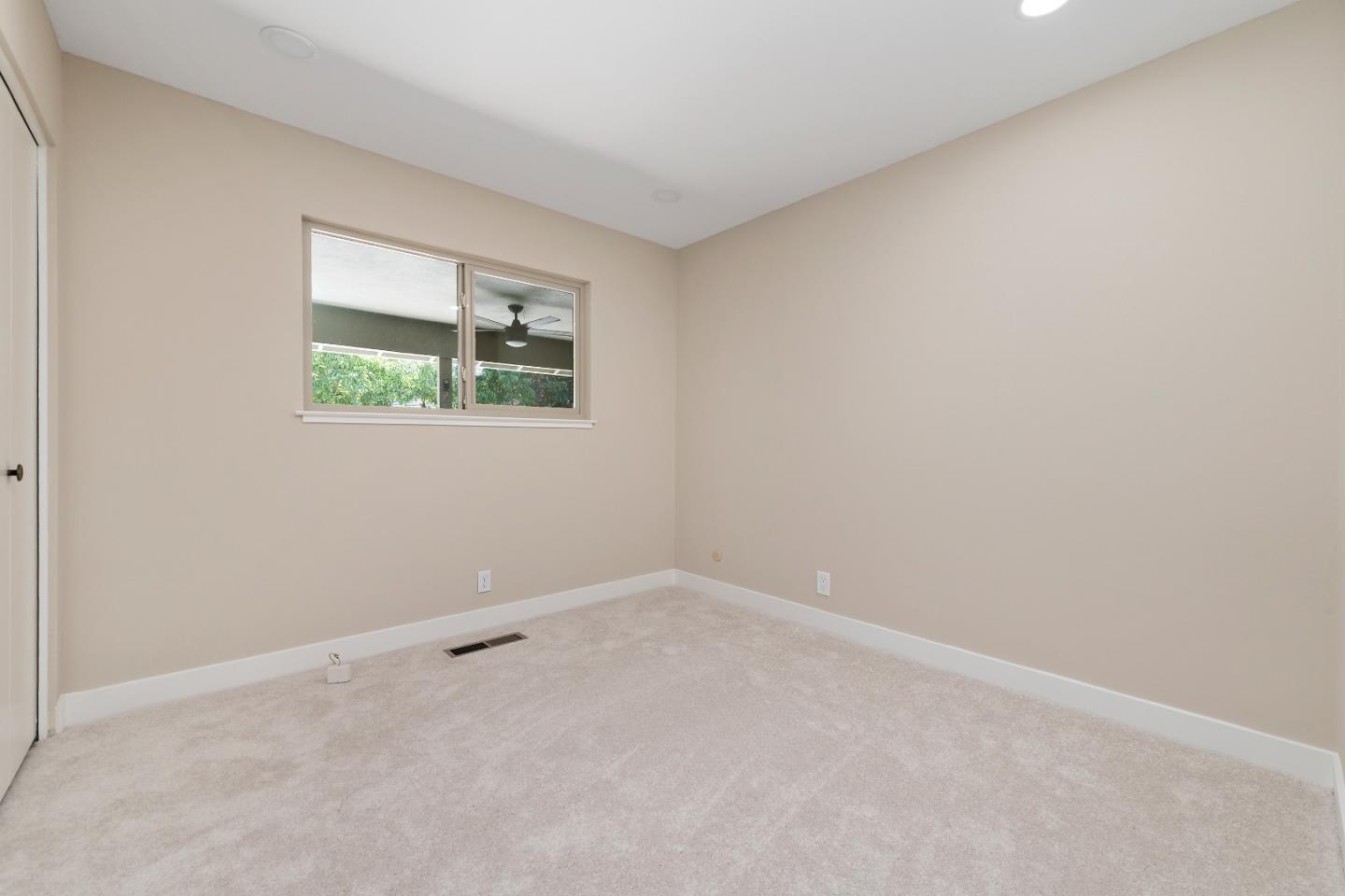 Detail Gallery Image 15 of 27 For 474 Sequoia Dr, Sunnyvale,  CA 94086 - 3 Beds | 2 Baths