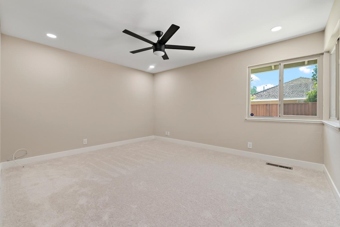 Detail Gallery Image 17 of 27 For 474 Sequoia Dr, Sunnyvale,  CA 94086 - 3 Beds | 2 Baths