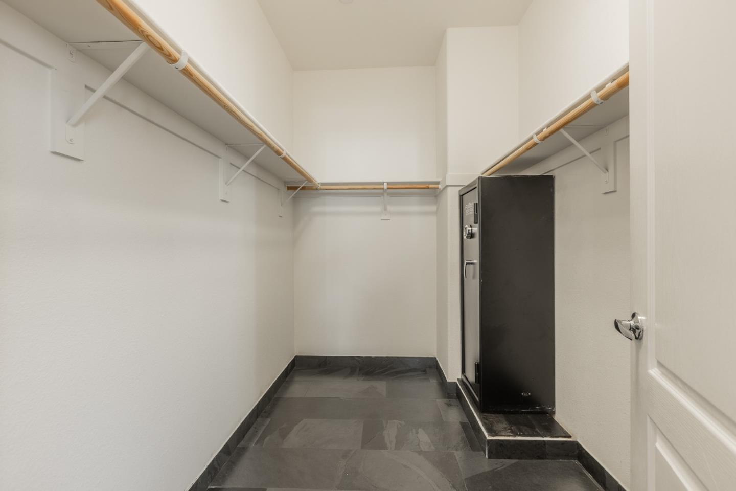 Detail Gallery Image 15 of 28 For 1591 Glenn St, Hayward,  CA 94545 - 3 Beds | 2/1 Baths
