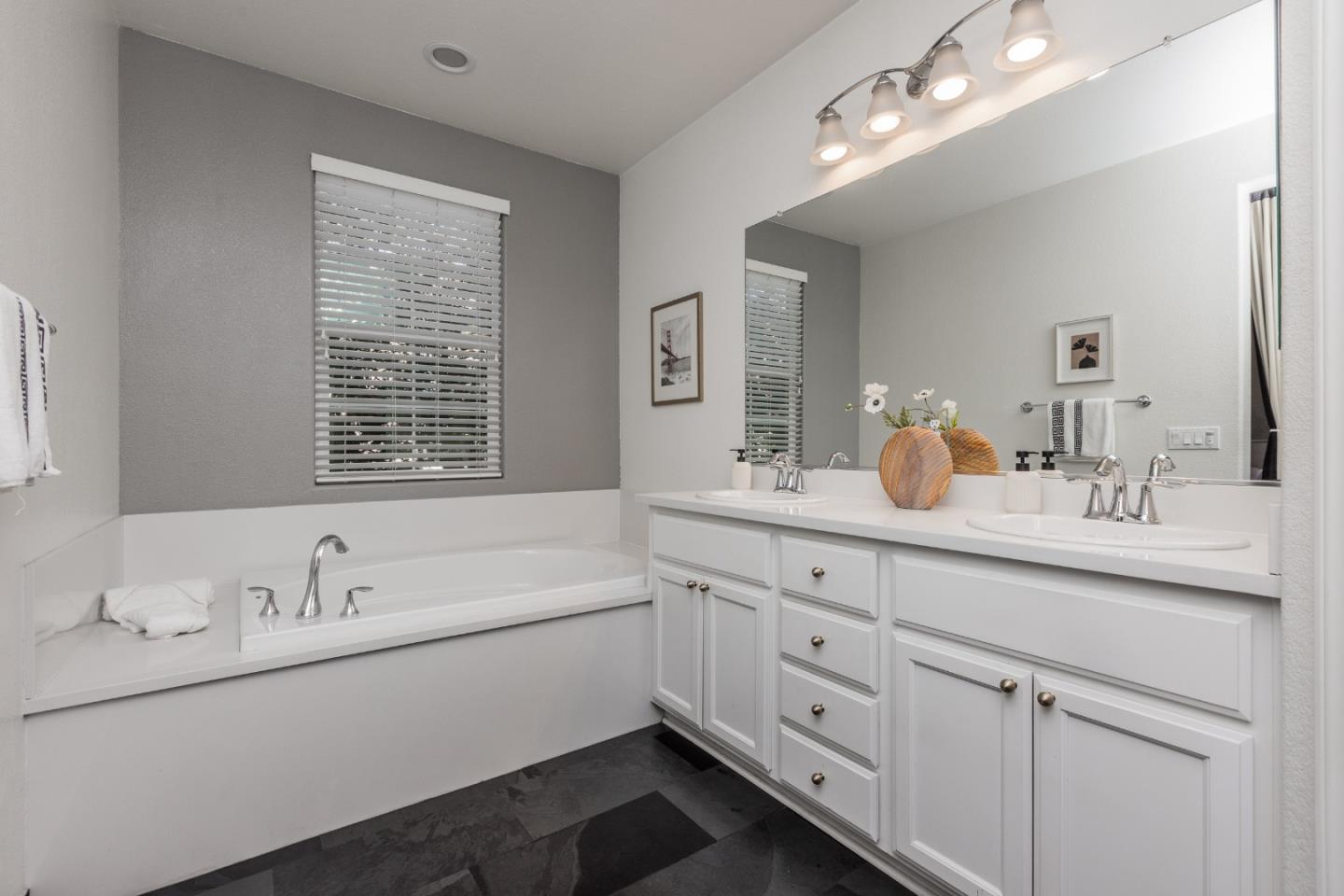 Detail Gallery Image 16 of 28 For 1591 Glenn St, Hayward,  CA 94545 - 3 Beds | 2/1 Baths