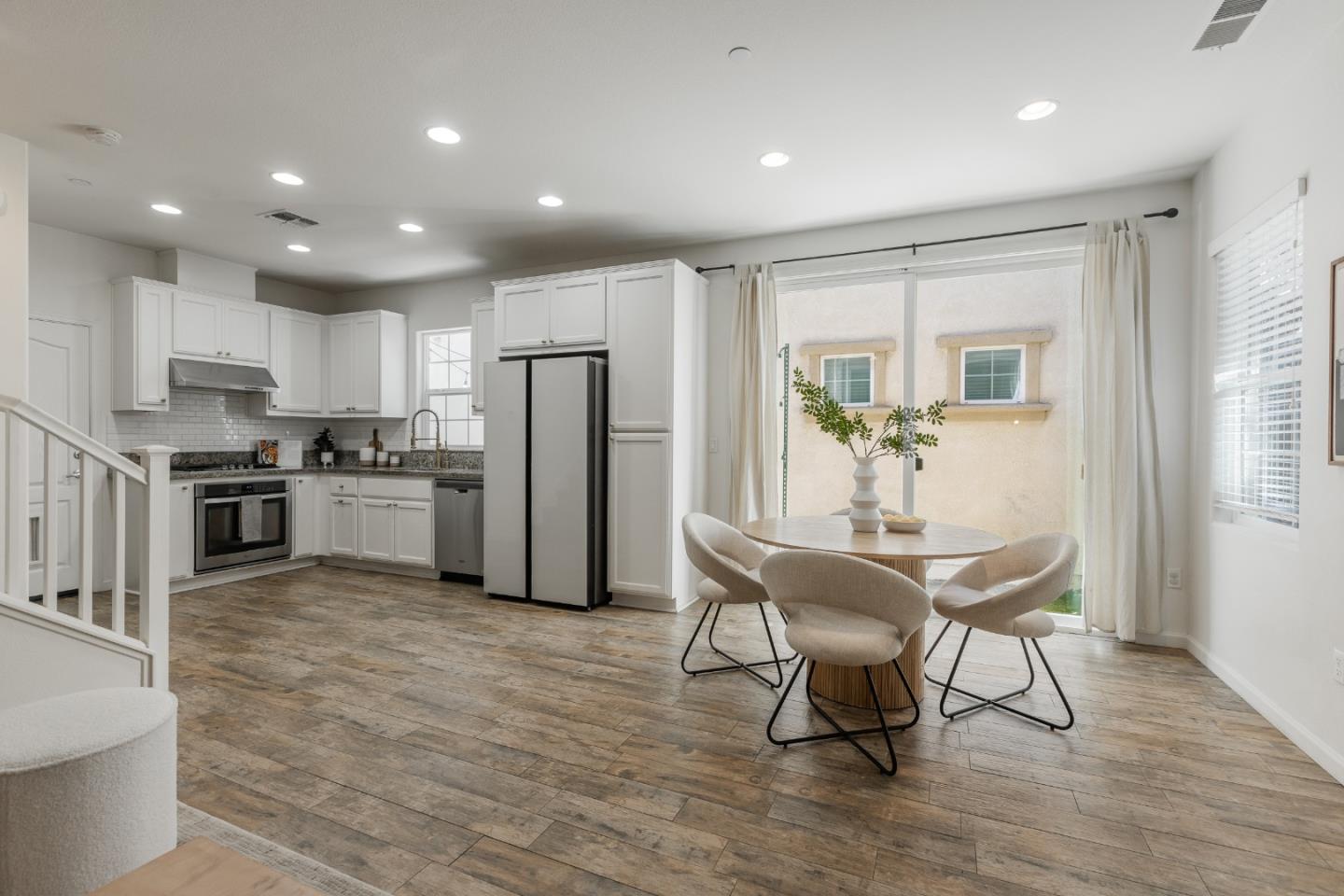 Detail Gallery Image 2 of 28 For 1591 Glenn St, Hayward,  CA 94545 - 3 Beds | 2/1 Baths