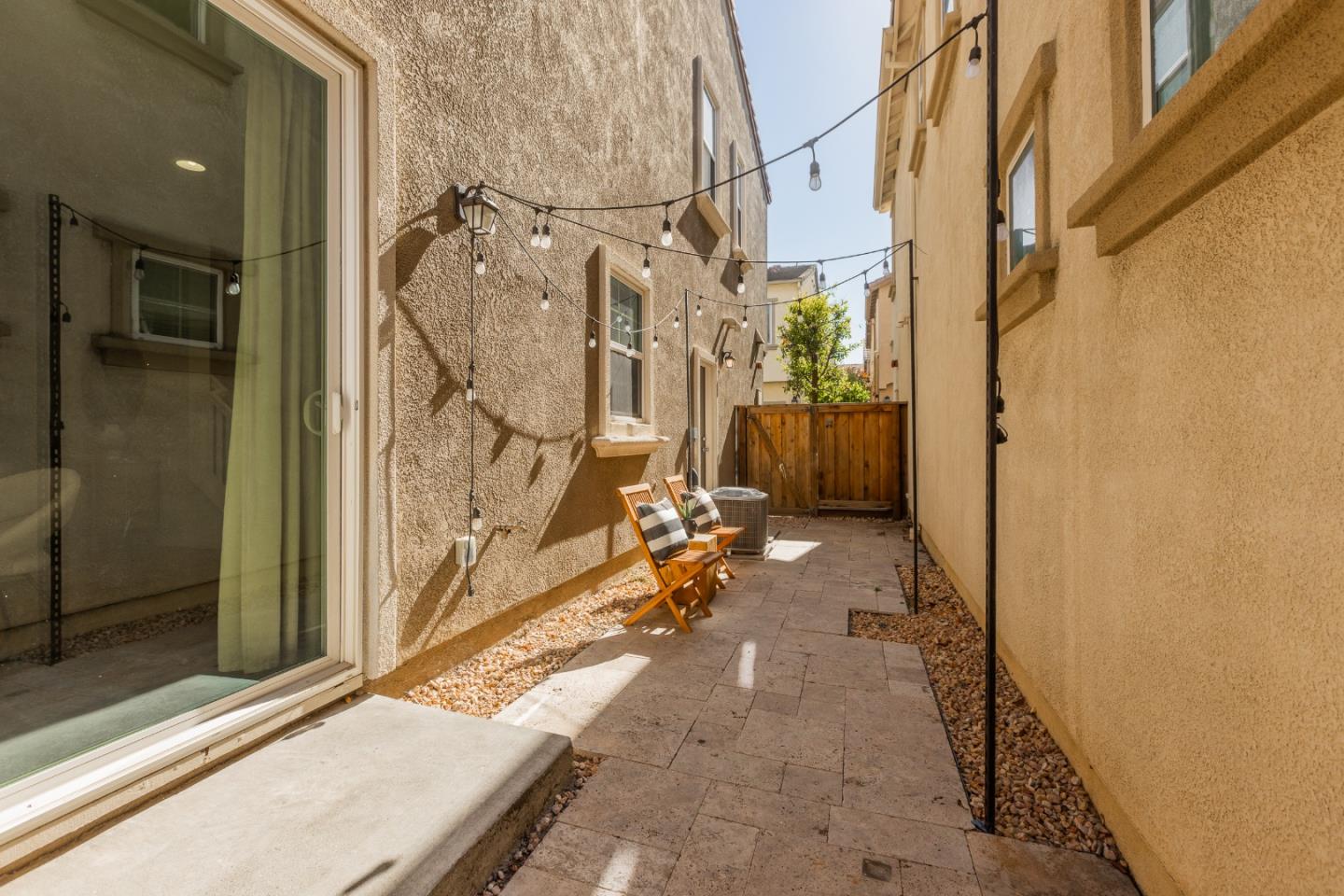 Detail Gallery Image 23 of 28 For 1591 Glenn St, Hayward,  CA 94545 - 3 Beds | 2/1 Baths
