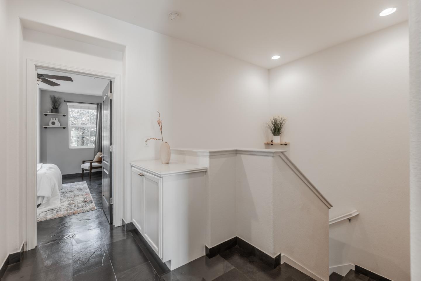 Detail Gallery Image 6 of 28 For 1591 Glenn St, Hayward,  CA 94545 - 3 Beds | 2/1 Baths