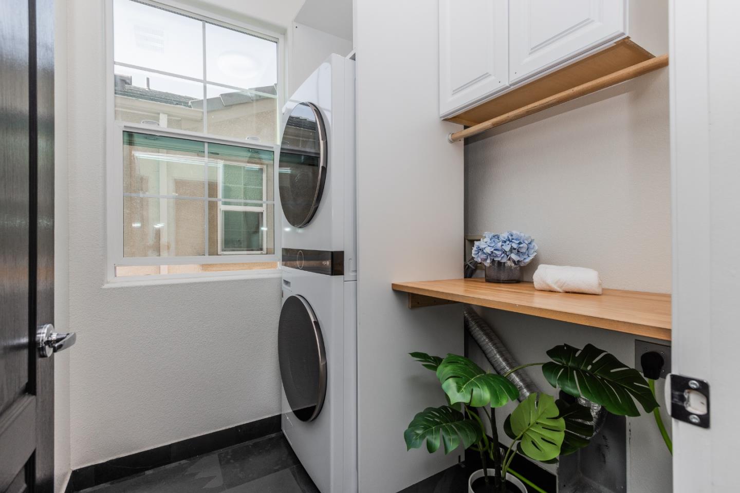 Detail Gallery Image 9 of 28 For 1591 Glenn St, Hayward,  CA 94545 - 3 Beds | 2/1 Baths