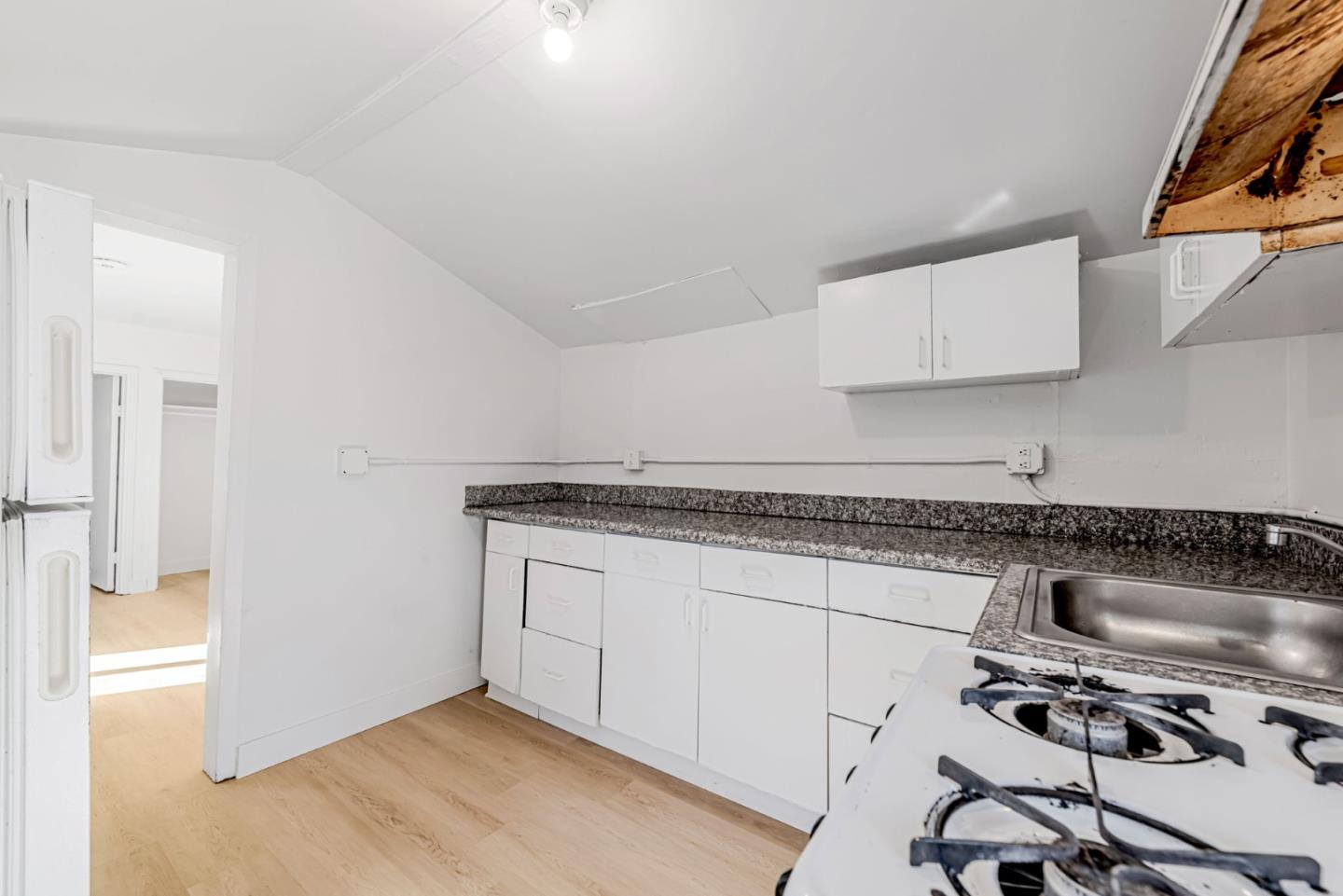 Detail Gallery Image 13 of 38 For 714 Tilton Ave, San Mateo,  CA 94401 - 3 Beds | 2 Baths