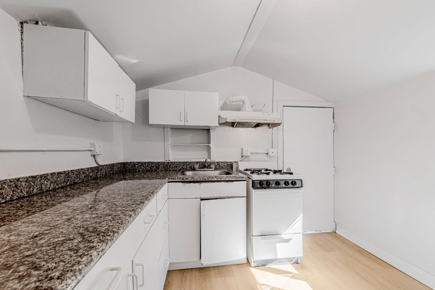 Detail Gallery Image 15 of 38 For 714 Tilton Ave, San Mateo,  CA 94401 - 3 Beds | 2 Baths