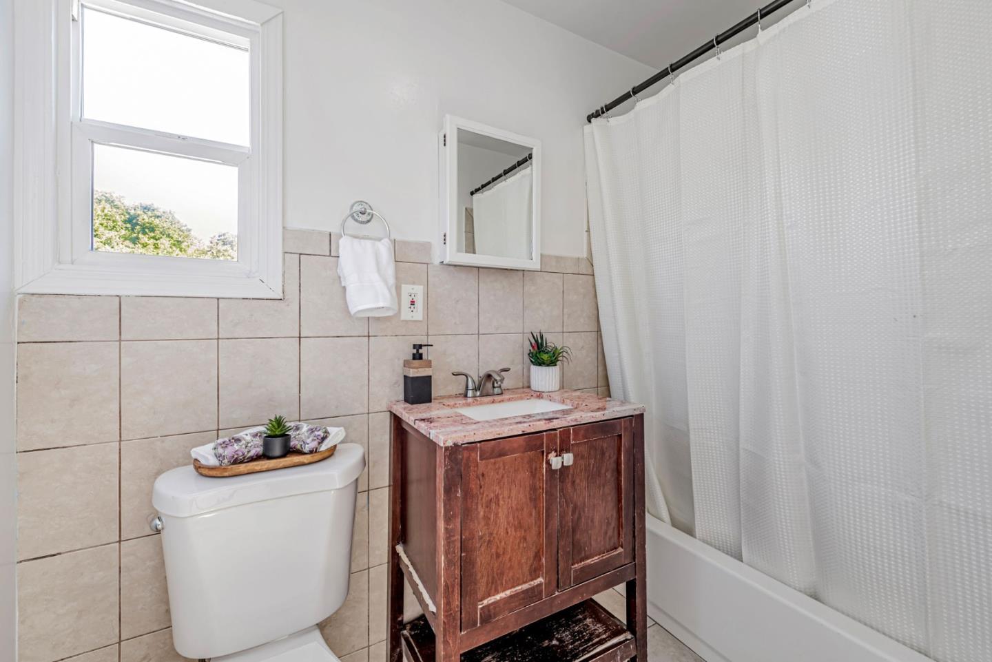Detail Gallery Image 29 of 38 For 714 Tilton Ave, San Mateo,  CA 94401 - 3 Beds | 2 Baths
