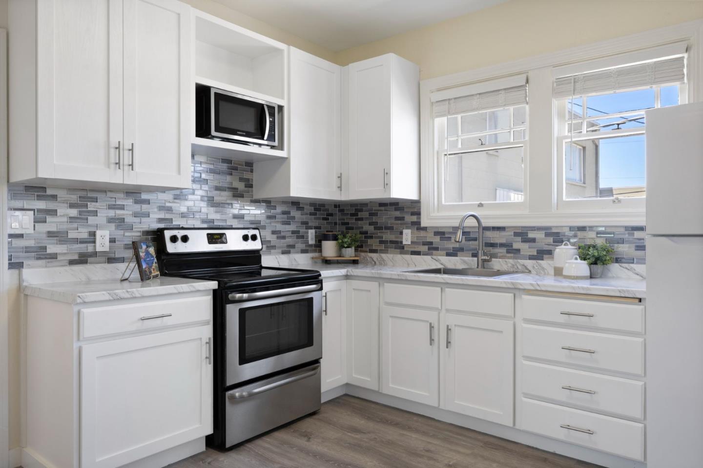 Detail Gallery Image 15 of 45 For 133 Serra Ave, Millbrae,  CA 94030 - 3 Beds | 2/1 Baths