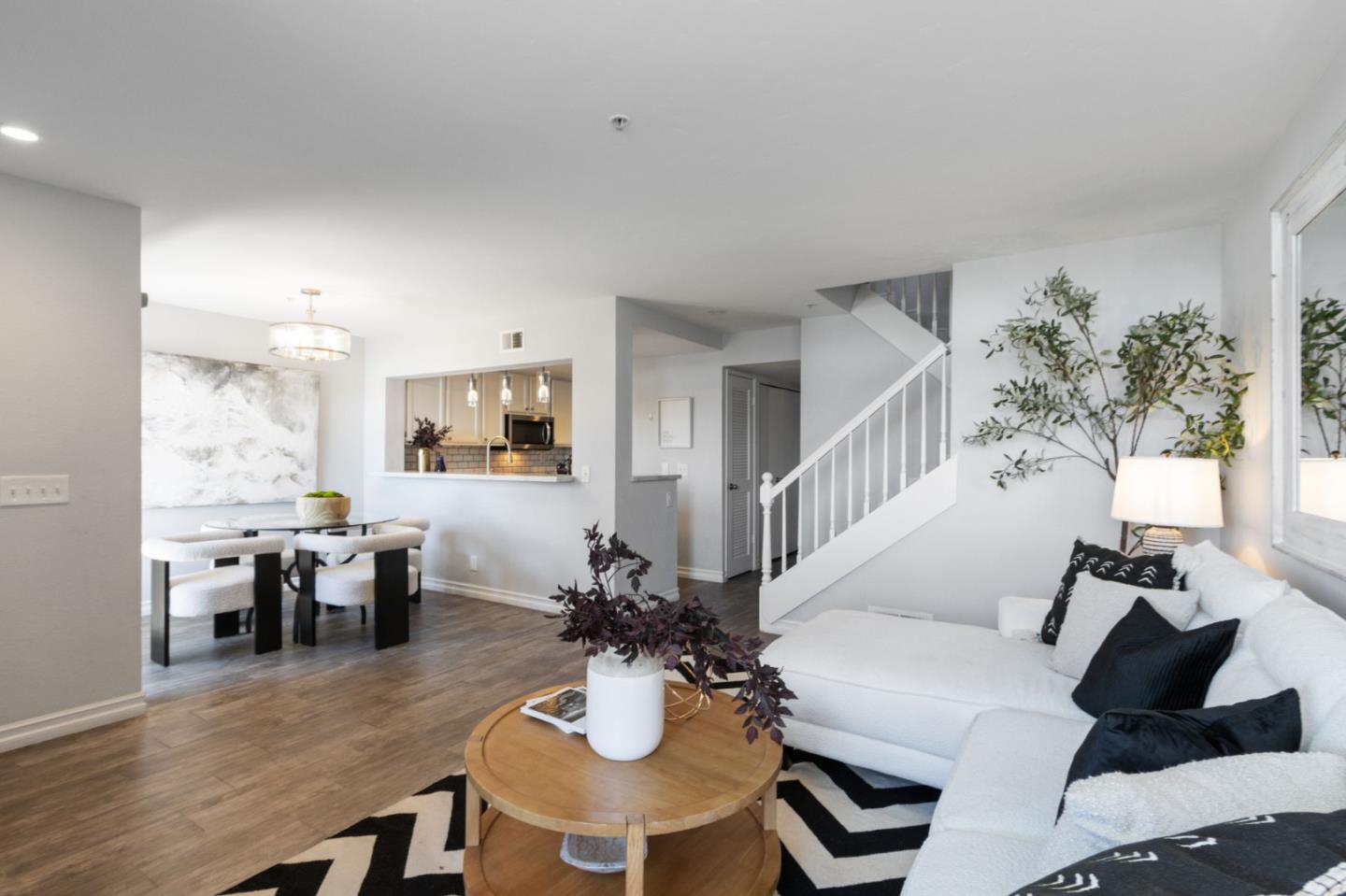 Detail Gallery Image 11 of 36 For 2285 Vista Del Mar, San Mateo,  CA 94404 - 2 Beds | 2/1 Baths