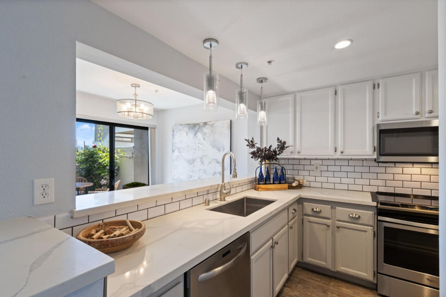 Detail Gallery Image 16 of 36 For 2285 Vista Del Mar, San Mateo,  CA 94404 - 2 Beds | 2/1 Baths