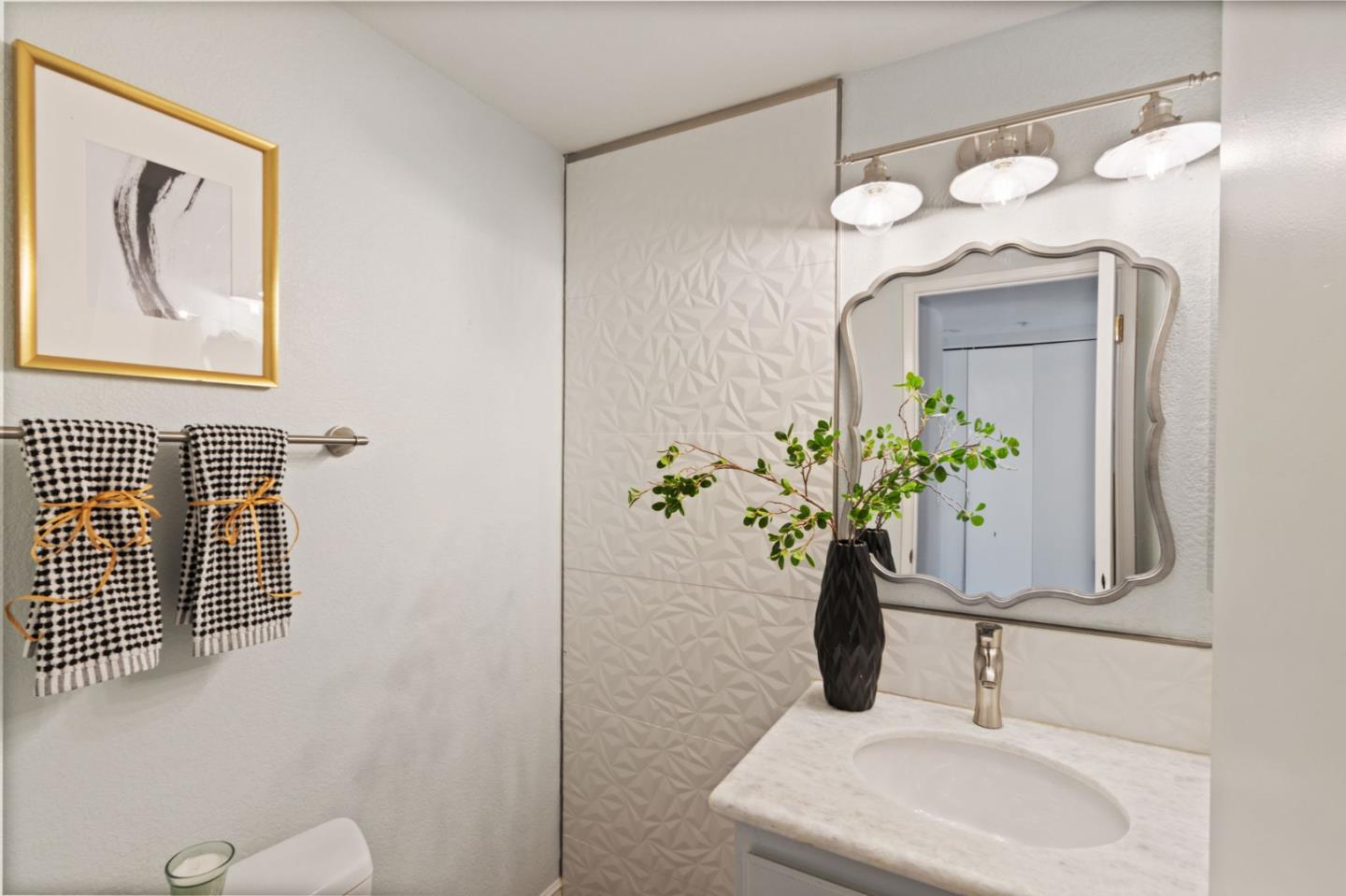 Detail Gallery Image 19 of 36 For 2285 Vista Del Mar, San Mateo,  CA 94404 - 2 Beds | 2/1 Baths