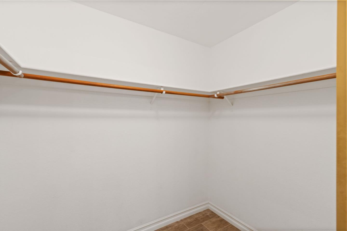 Detail Gallery Image 24 of 36 For 2285 Vista Del Mar, San Mateo,  CA 94404 - 2 Beds | 2/1 Baths