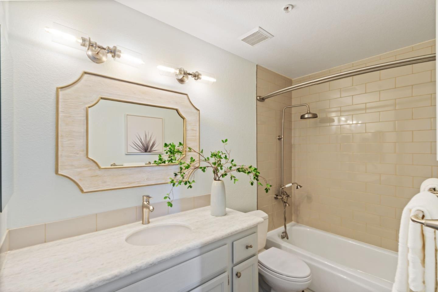 Detail Gallery Image 26 of 36 For 2285 Vista Del Mar, San Mateo,  CA 94404 - 2 Beds | 2/1 Baths