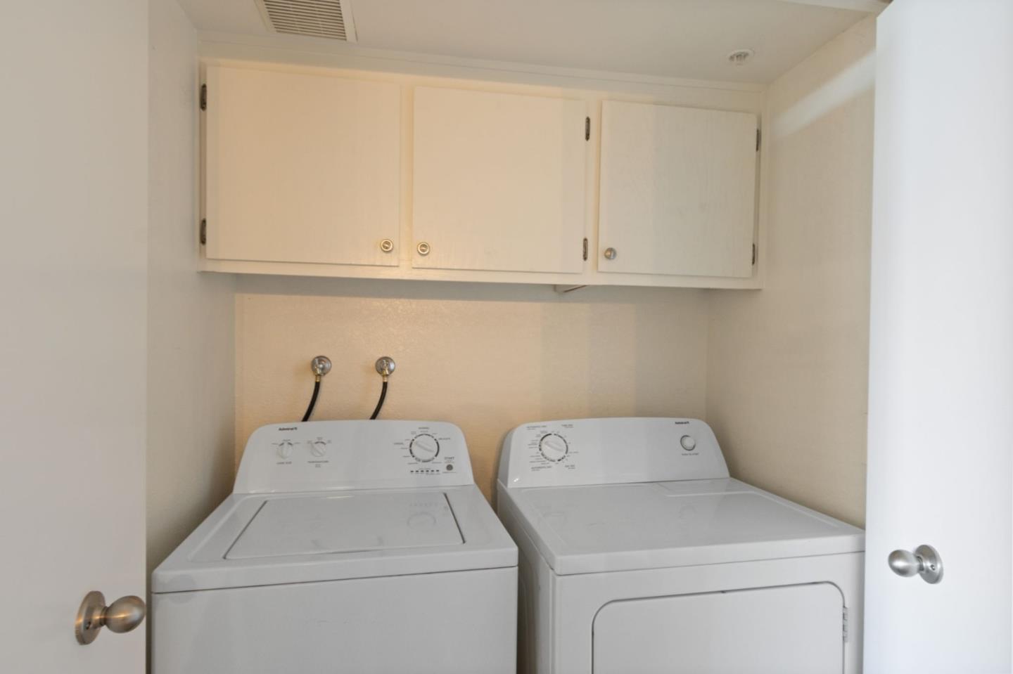 Detail Gallery Image 27 of 36 For 2285 Vista Del Mar, San Mateo,  CA 94404 - 2 Beds | 2/1 Baths