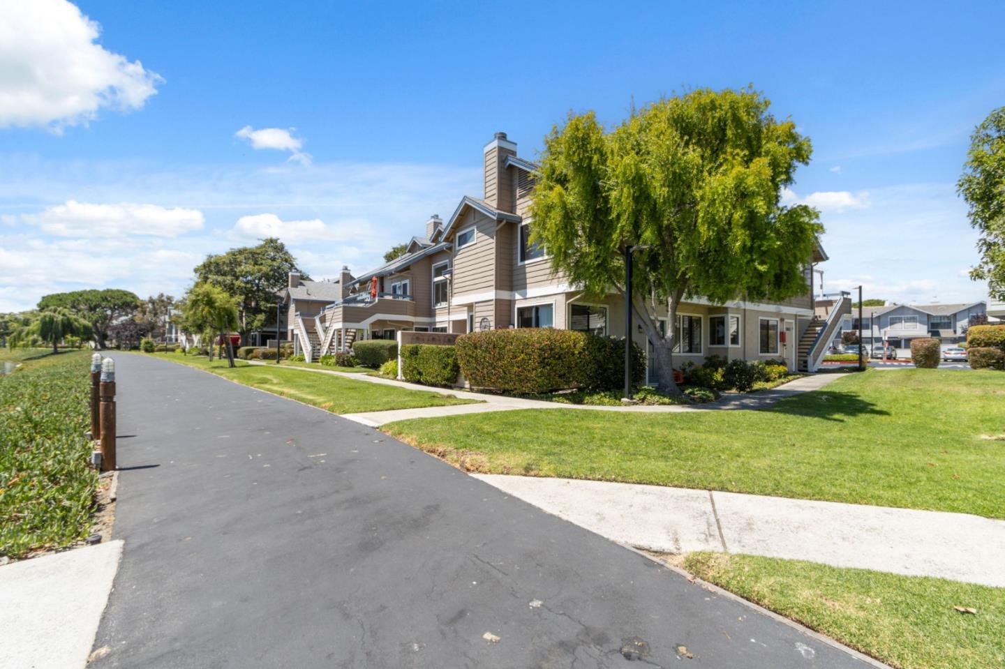 Detail Gallery Image 29 of 36 For 2285 Vista Del Mar, San Mateo,  CA 94404 - 2 Beds | 2/1 Baths